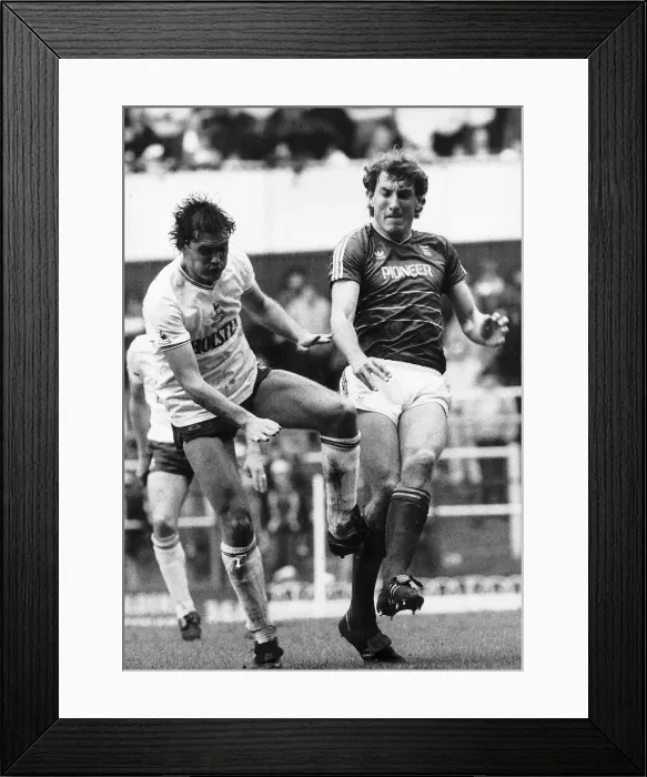 Framed Print : Terry Butcher Football player - Glenn Hoddle Framed Print : Terry Butcher Football player - Glenn Hoddle