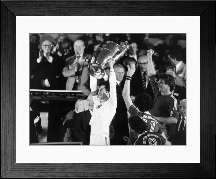 Framed Print : European Cup Final at De Kuip Staium in Rotterdam. Aston Villa 1 v Bayern Munich 0