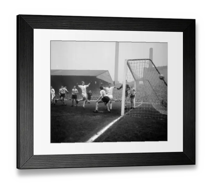 Framed Print : FA Cup Quarter Final at Old Trafford. Manchester United 3 v Sunderland 3