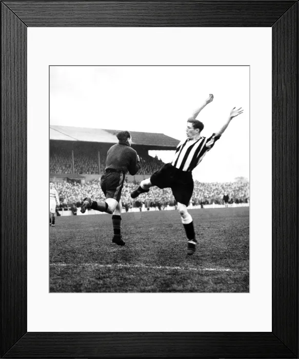 Framed Print : Len Shackleton of Newcastle is beaten to the ball Nov 1947 by the Doncaster Framed Print : Len Shackleton of Newcastle is beaten to the ball Nov 1947 by the Doncaster