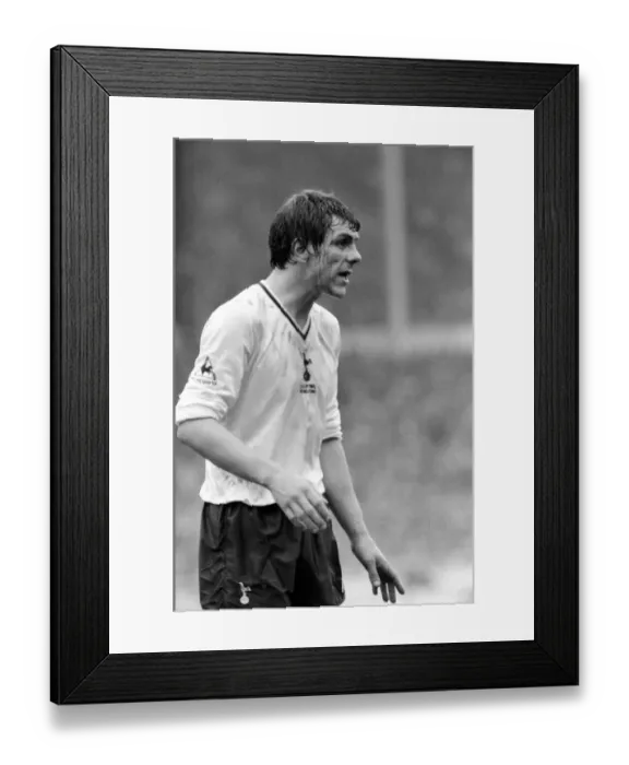 Framed Print : Graham Roberts of Spurs with blood coming from a cut on his head