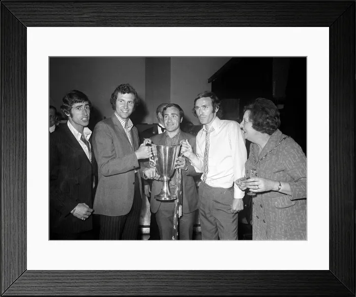 Framed Print : Peter Bonetti John Dempsie Ron Harris of Chelsea 1971 with Mayor of Chelsea Framed Print : Peter Bonetti John Dempsie Ron Harris of Chelsea 1971 with Mayor of Chelsea