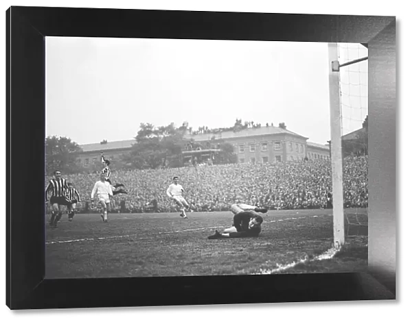 1969 Fairs Cup Final - Scott scores third goal for Newcastle v Ujpesti Dozsa