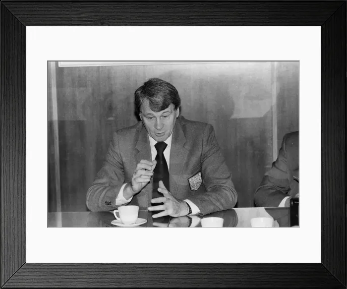 Framed Print : England manager Bobby Robson speaks at a press conference before his team Framed Print : England manager Bobby Robson speaks at a press conference before his team