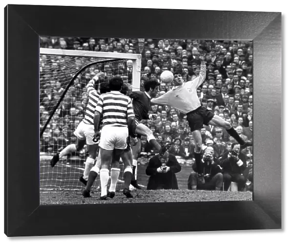 FA Scottish Cup Final. 11th April 1970. Aberdeen keeper Bobby