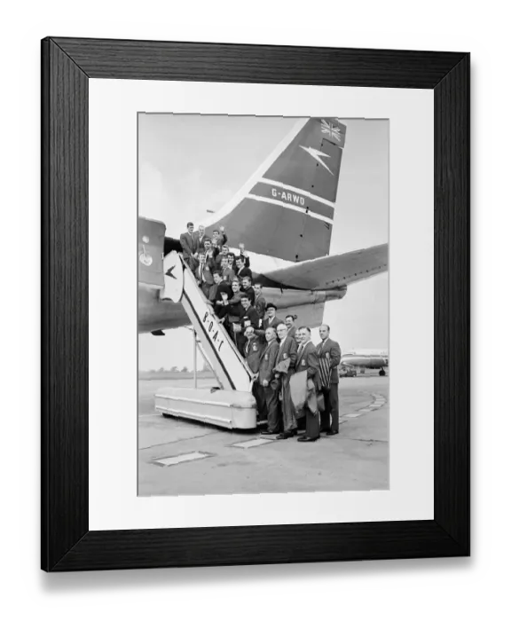 Framed Print : Liverpool footballers and their manager Bill Shankly board their Iceland bound flight Framed Print : Liverpool footballers and their manager Bill Shankly board their Iceland bound flight