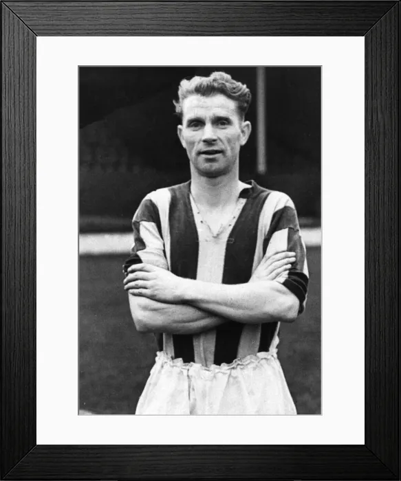 Framed Print : Peter Doherty Huddersfield Town football player November 1946 Framed Print : Peter Doherty Huddersfield Town football player November 1946