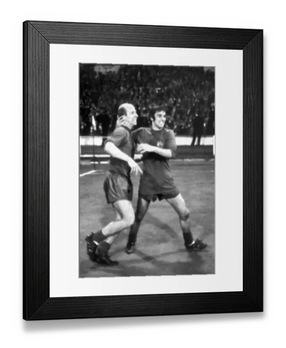 Framed Print : European Cup Final at Wembley Stadium. Manchester United 4 v Benfica 1 after extra