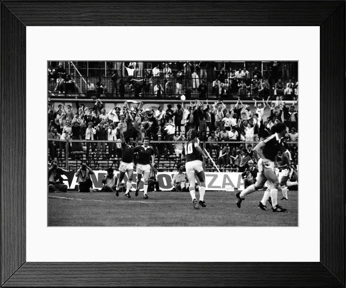 Framed Print : AZ Alkmaar v Ipswich Town in action during 2nd leg match of UEFA Cup Final at the Olympic