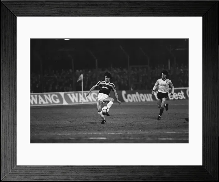 Framed Print : Oxford United v Aston Villa League Cup semi final 2nd leg match at Manor Park March 1986 Framed Print : Oxford United v Aston Villa League Cup semi final 2nd leg match at Manor Park March 1986