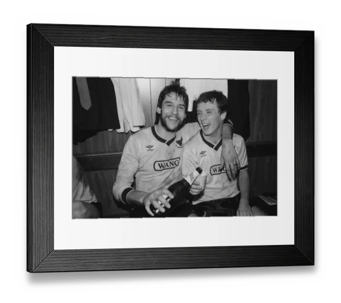 Framed Print : Oxford United v Aston Villa League Cup semi final 2nd leg match at Manor Park March 1986