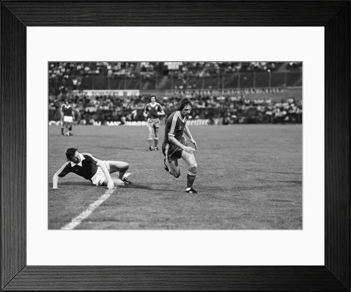 Framed Print : AZ Alkmaar v Ipswich Town in action during 2nd leg match of UEFA Cup Final at the Olympic Framed Print : AZ Alkmaar v Ipswich Town in action during 2nd leg match of UEFA Cup Final at the Olympic
