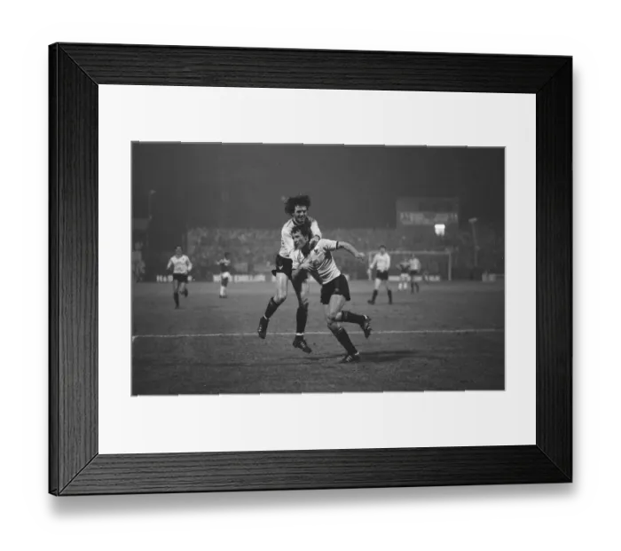 Framed Print : Oxford United v Aston Villa League Cup semi final 2nd leg match at Manor Park March 1986
