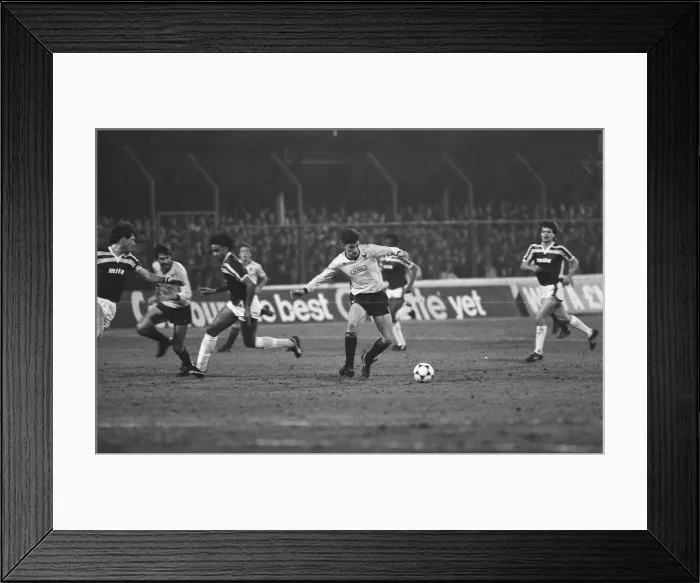 Framed Print : Oxford United v Aston Villa League Cup semi final 2nd leg match at Manor Park March 1986 Framed Print : Oxford United v Aston Villa League Cup semi final 2nd leg match at Manor Park March 1986