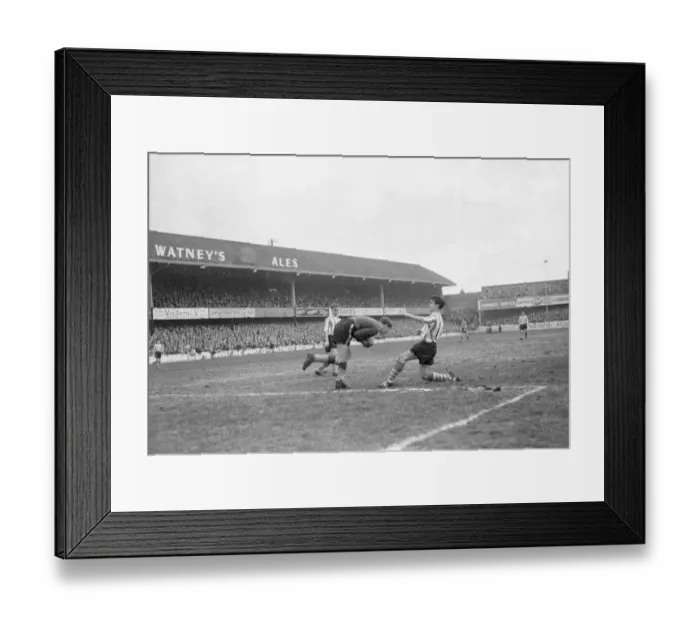 Framed Print : FA Cup fourth round. Southampton 2 v. Watford 2 at The Dell Framed Print : FA Cup fourth round. Southampton 2 v. Watford 2 at The Dell