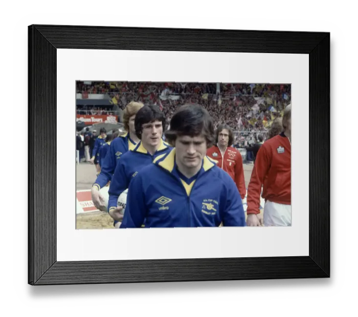 Framed Print : FA Cup Final 1979. Arsenal v. Manchester United. The teams walk out onto Framed Print : FA Cup Final 1979. Arsenal v. Manchester United. The teams walk out onto