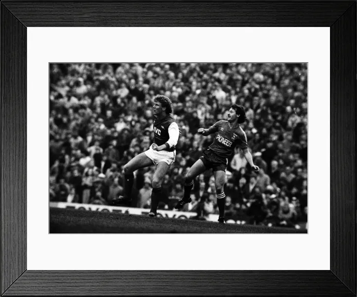 Framed Print : Arsenal v Ipswich Town league match at Highbury March 1984 Framed Print : Arsenal v Ipswich Town league match at Highbury March 1984