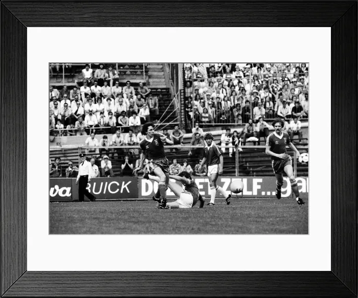 Framed Print : AZ Alkmaar v Ipswich Town in action during 2nd leg match of UEFA Cup Final at the Olympic Framed Print : AZ Alkmaar v Ipswich Town in action during 2nd leg match of UEFA Cup Final at the Olympic