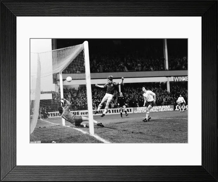 Framed Print : West Ham United v Tottenham Hotspur league match at Upton Park 1st January 1983