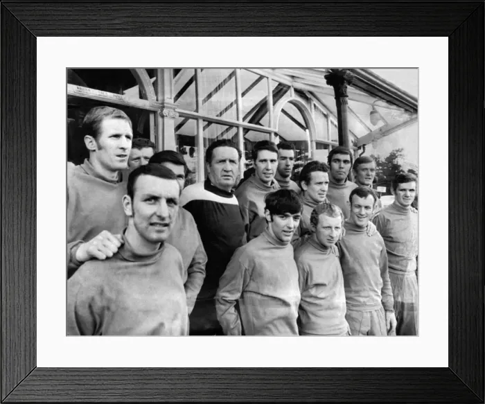 Framed Print : Celtic football team players pictured outside the Cairn Hotel in Harrogate 7th August