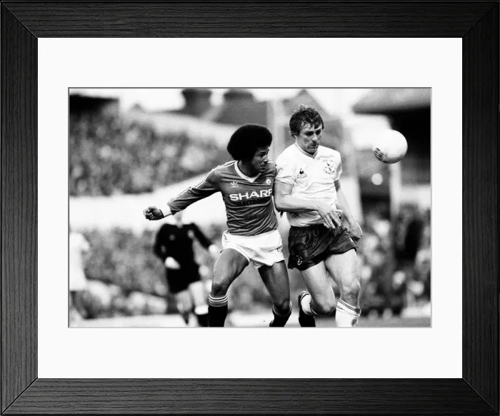 Framed Print : English League Division One match at White Hart Lane. Tottenham Hotspur 2 v