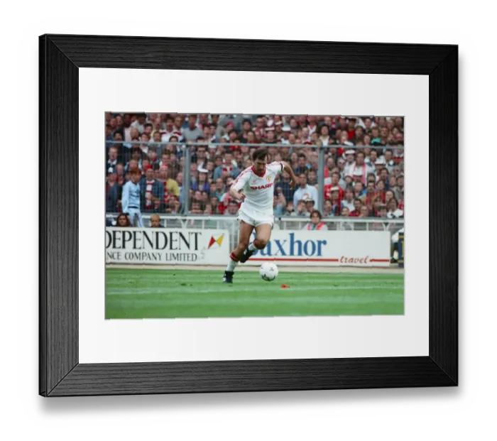 Framed Print : FA Cup Final at Wembley Stadium. Crystal Palace 3 v Manchester United 3 Framed Print : FA Cup Final at Wembley Stadium. Crystal Palace 3 v Manchester United 3