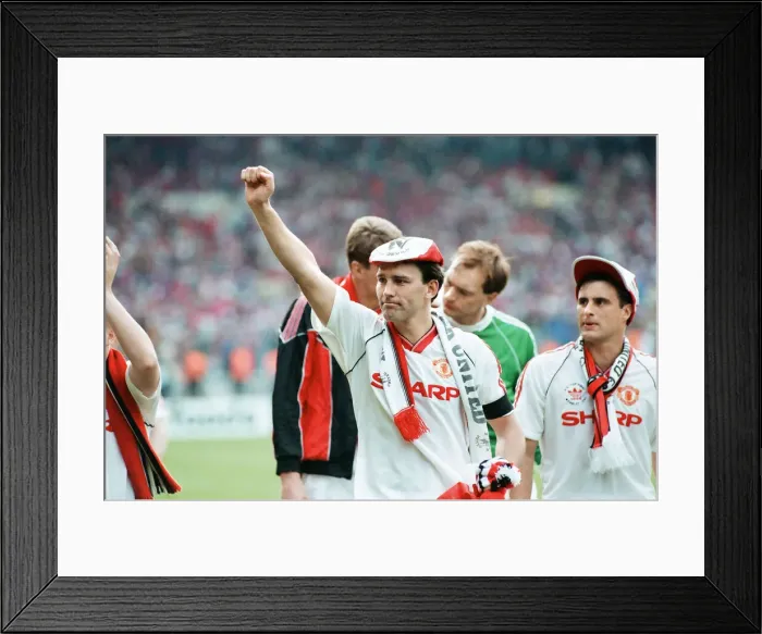 Framed Print : FA Cup Final at Wembley Stadium. Crystal Palace 3 v Manchester United 3