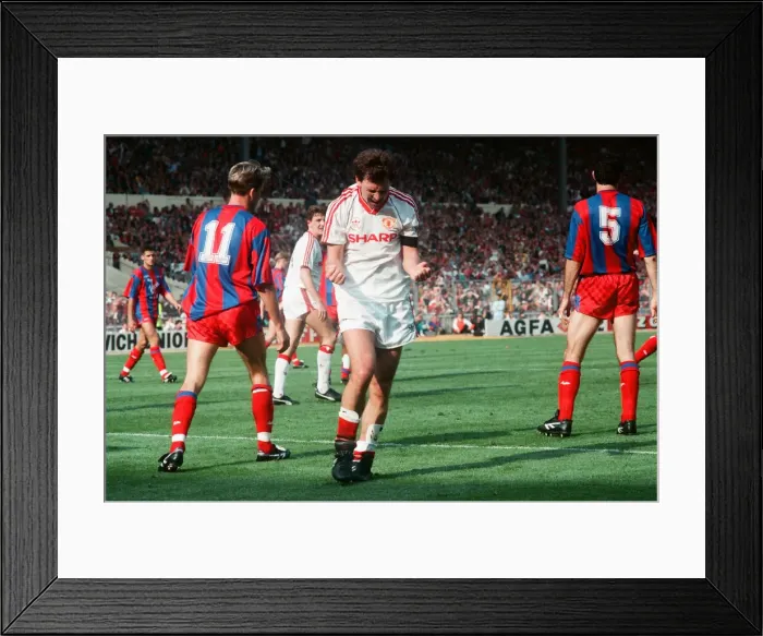 Framed Print : FA Cup Final at Wembley Stadium. Crystal Palace 3 v Manchester United 3 Framed Print : FA Cup Final at Wembley Stadium. Crystal Palace 3 v Manchester United 3