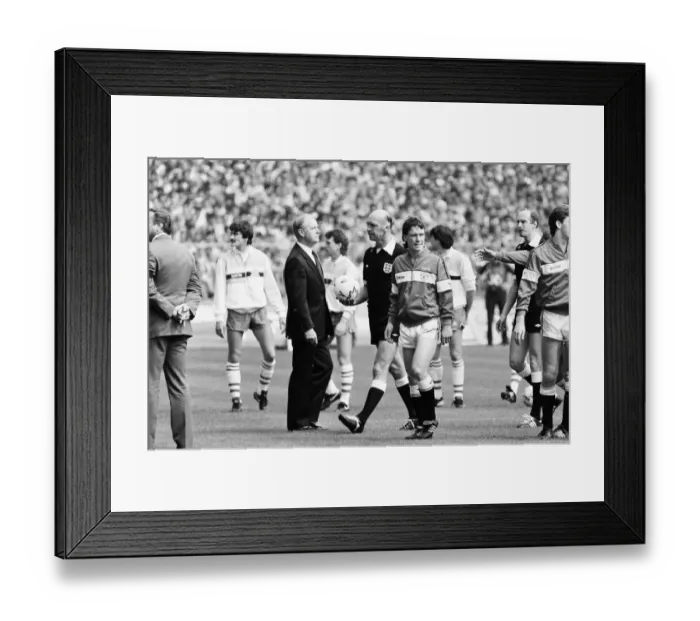Framed Print : FA Cup Final at Wembley Stadium. Everton 0 v Manchester United 1 Framed Print : FA Cup Final at Wembley Stadium. Everton 0 v Manchester United 1
