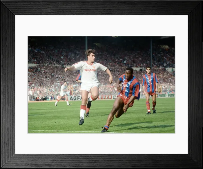 Framed Print : FA Cup Final at Wembley Stadium. Crystal Palace 3 v Manchester United 3