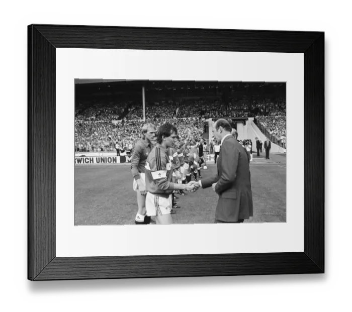 Framed Print : FA Cup Final at Wembley Stadium. Everton 0 v Manchester United 1 Framed Print : FA Cup Final at Wembley Stadium. Everton 0 v Manchester United 1