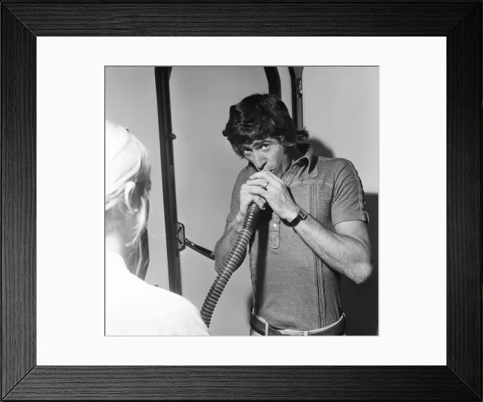 Framed Print : Members of the Chelsea team undergo stringent tests at the Cavendish Medical Centre prior Framed Print : Members of the Chelsea team undergo stringent tests at the Cavendish Medical Centre prior
