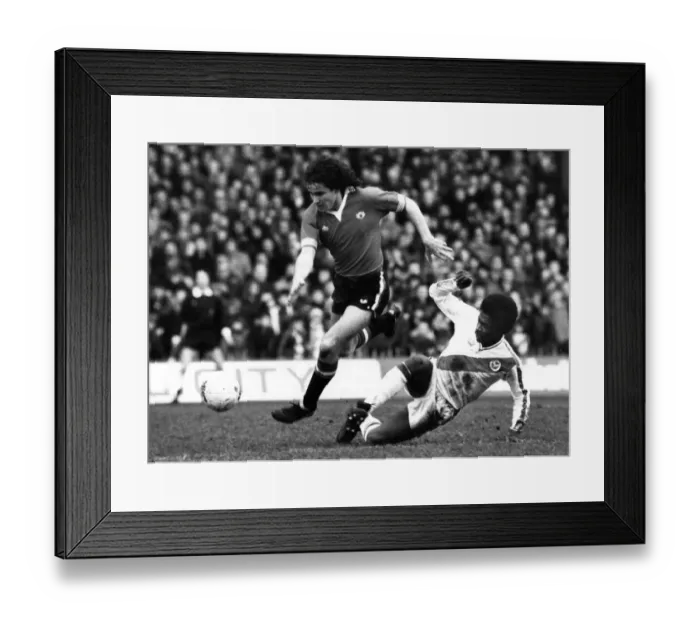 Framed Print : Crystal Palace v Manchester United league match at Selhurst Park March 1980 Framed Print : Crystal Palace v Manchester United league match at Selhurst Park March 1980
