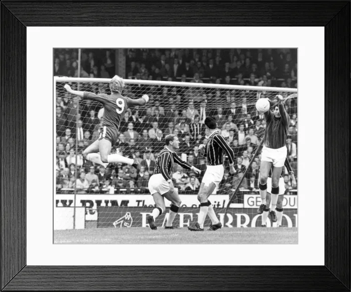 Framed Print : Chelsea v Crystal Palace league match at Stamford Bridge August 1969 Framed Print : Chelsea v Crystal Palace league match at Stamford Bridge August 1969