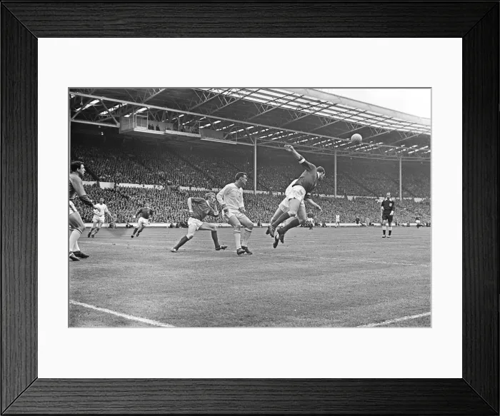 Framed Print : Leicester City 1-3 Manchester United 1963 FA Cup Final 25  /  5  /  1963