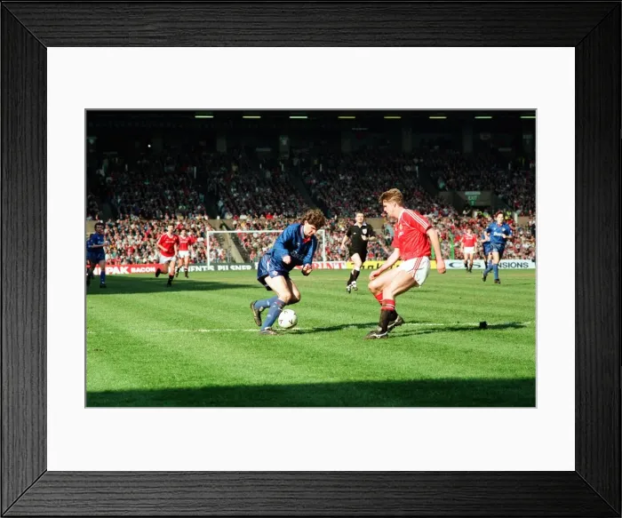 Framed Print : Ian Marshall on the ball. FA Cup. Manchester United 3 v Oldham Athletic 3 Framed Print : Ian Marshall on the ball. FA Cup. Manchester United 3 v Oldham Athletic 3