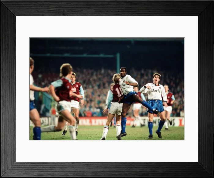Framed Print : Littlewoods Cup replay. West Ham 3 v Oldham Athletic 0. 7th March 1990 Framed Print : Littlewoods Cup replay. West Ham 3 v Oldham Athletic 0. 7th March 1990