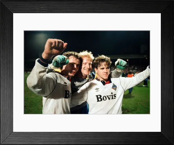 Framed Print : Littlewoods Cup replay. West Ham 3 v. Oldham Athletic 0. 7th March 1990 Framed Print : Littlewoods Cup replay. West Ham 3 v. Oldham Athletic 0. 7th March 1990