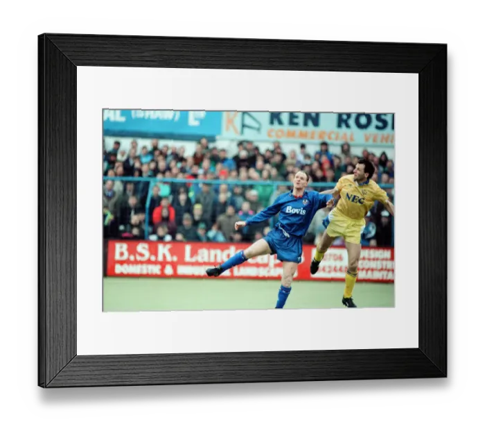 Framed Print : Littlewoods Cup. Oldham Athletic 2-2 Everton 17th February 1990 Framed Print : Littlewoods Cup. Oldham Athletic 2-2 Everton 17th February 1990