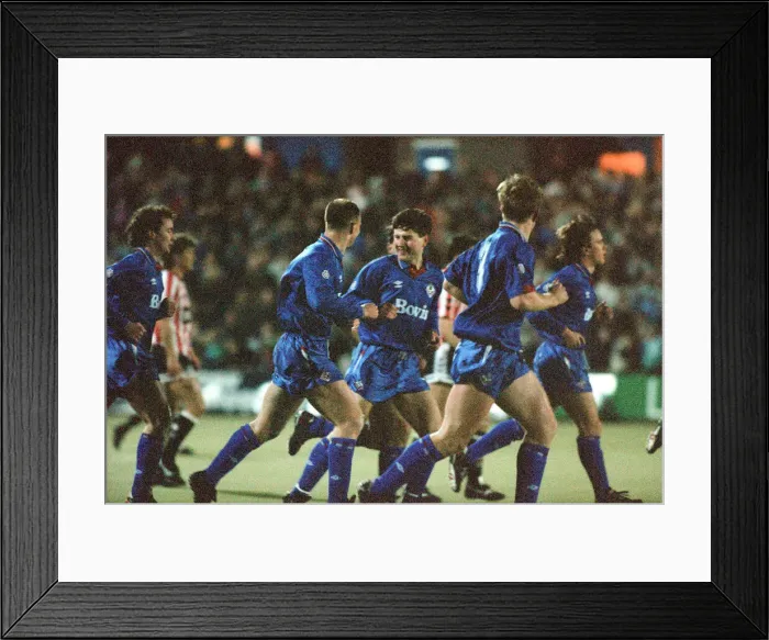 Framed Print : Littlewoods Cup. Oldham Athletic 2-0 Southampton 31st January 1990