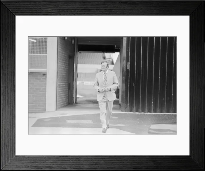 Framed Print : Don Revie Leeds United Manager seen here leaving the Elland Road for the final time