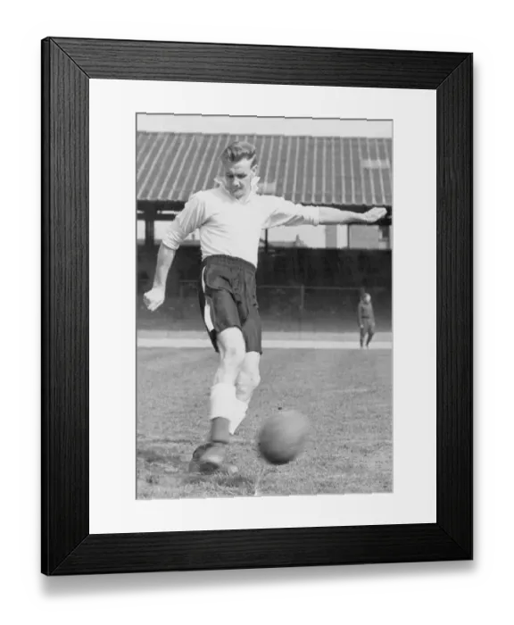 Framed Print : Manchester City footballer Don Revie 5th May 1949 Local Caption watscan