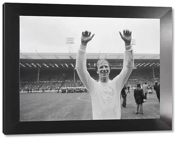 Jackie Charlton acknowledges the Leeds supporters after their one nil victory over