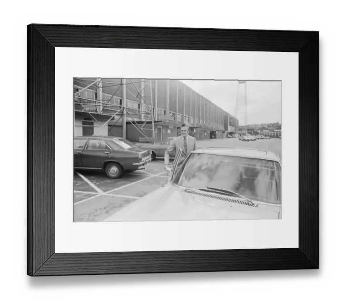 Framed Print : Don Revie Leeds United Manager seen here leaving the Elland Road for the final time
