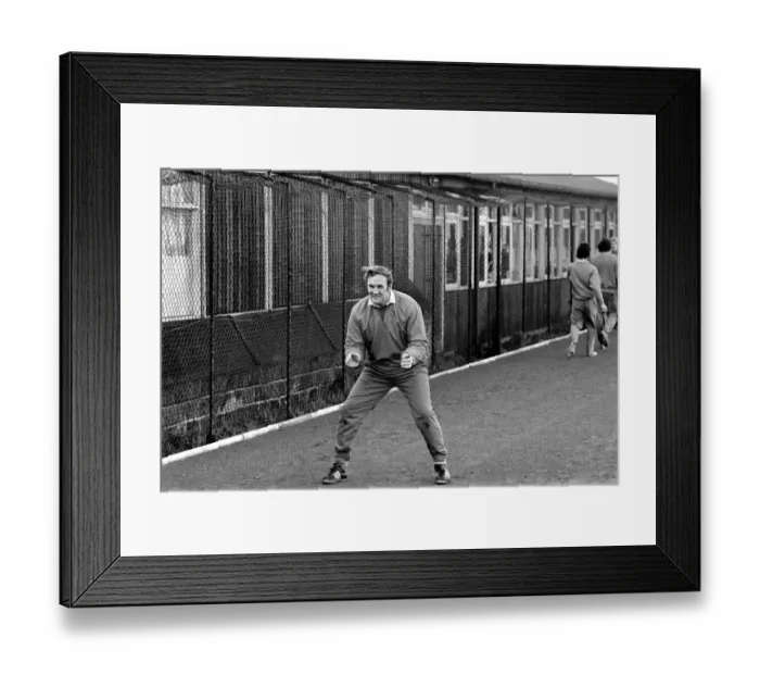 Framed Print : Leeds United. Don Revie trains Juniors at Elland Road Framed Print : Leeds United. Don Revie trains Juniors at Elland Road
