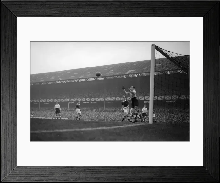 Framed Print : Home Championship International and 1954 World Cup Qualifying match at Goodison Park Framed Print : Home Championship International and 1954 World Cup Qualifying match at Goodison Park