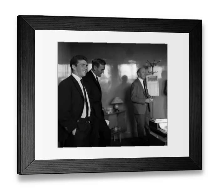 Framed Print : John Giles about to signs for Leeds United September 1963 with Matt Busby Manager Framed Print : John Giles about to signs for Leeds United September 1963 with Matt Busby Manager