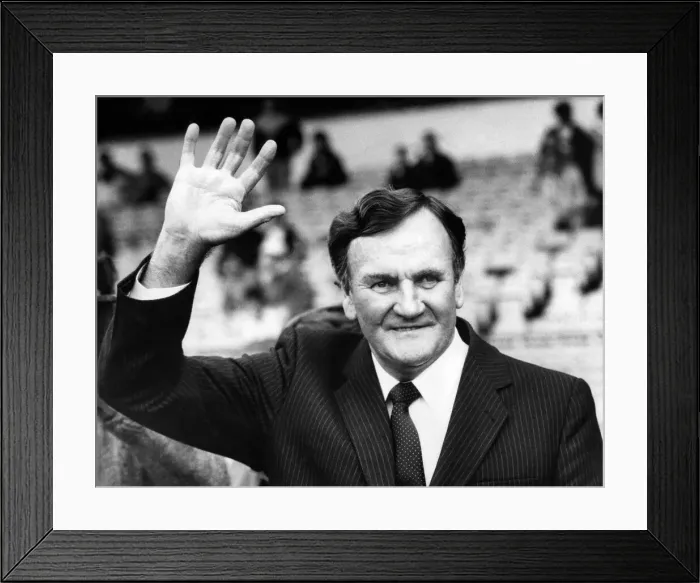 Framed Print : Don Revie, Ex Footballer, former Leeds and England manager acknowledges the crowd Framed Print : Don Revie, Ex Footballer, former Leeds and England manager acknowledges the crowd