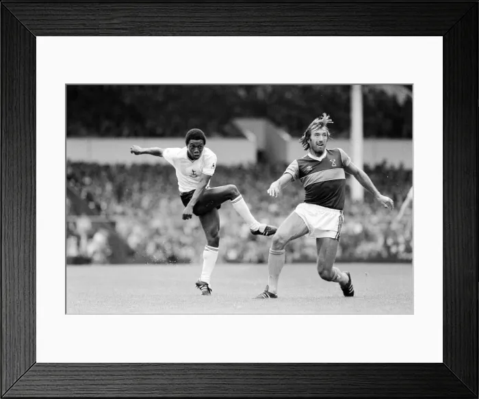 Framed Print : Tottenham Hotspur v West ham United league match at White Hart Lane 3rd September 1983 Framed Print : Tottenham Hotspur v West ham United league match at White Hart Lane 3rd September 1983