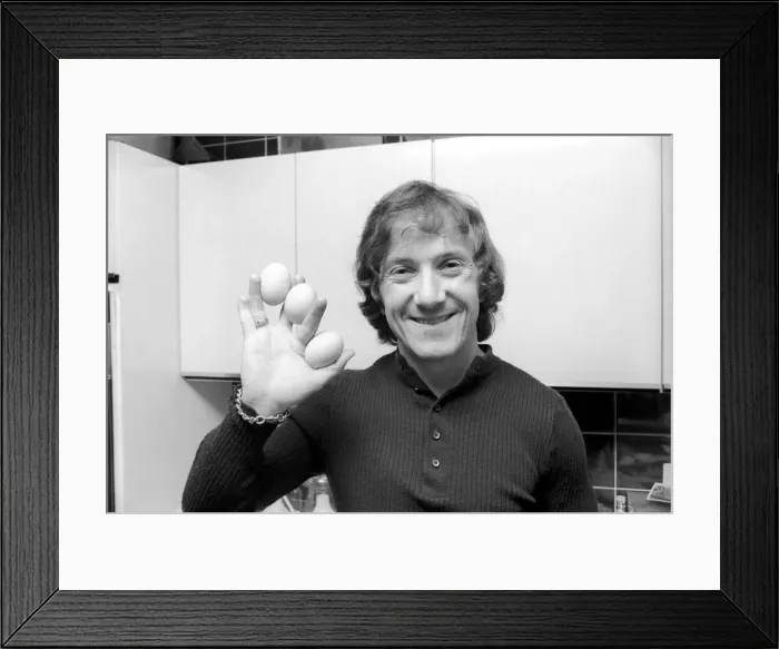 Framed Print : George Armstrong Arsenal F. C. January 1975 75-00605-001 Framed Print : George Armstrong Arsenal F. C. January 1975 75-00605-001